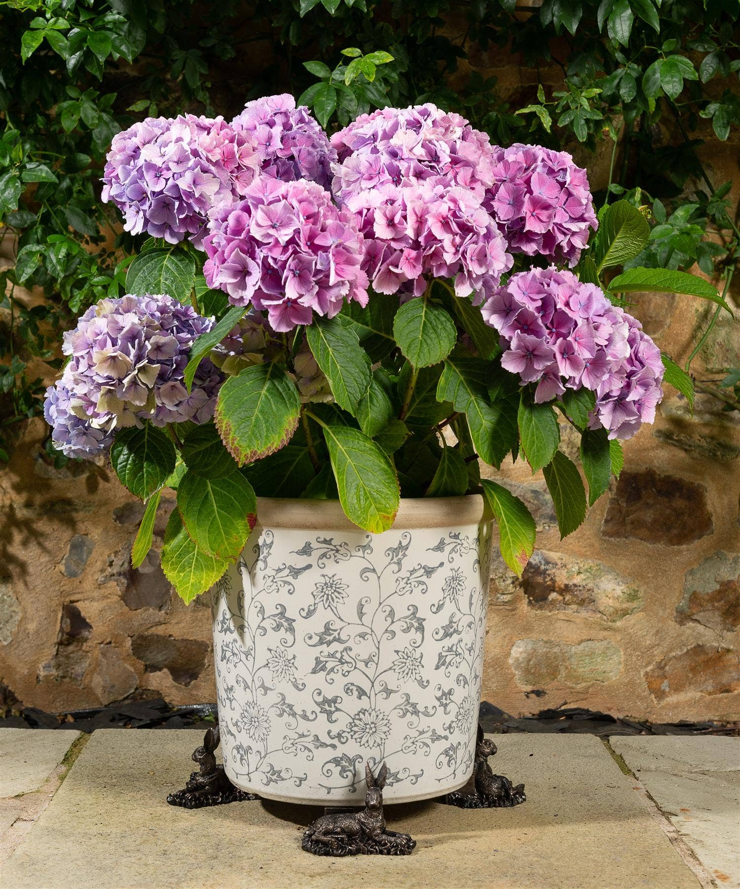 Jardinopia US - Wholesale Plant Pot - Resting Hare Plant Pot Feet - Set of 32