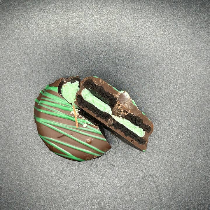 Norm & Lenore - Wholesale Chocolate Covered Sweets - Dark Chocolate Dipped Mint Oreos