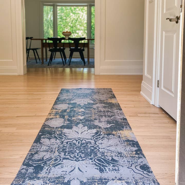 Abstrait bleu marine/doré pour la vente par Modern Function Home