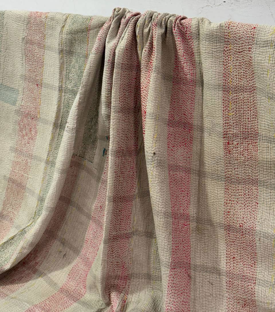 bhavnas boutique – Engroshandel Quiltet tæppe – Inspireret af Heritage Quilt Letvægts Bomuld Kantha Quilt1