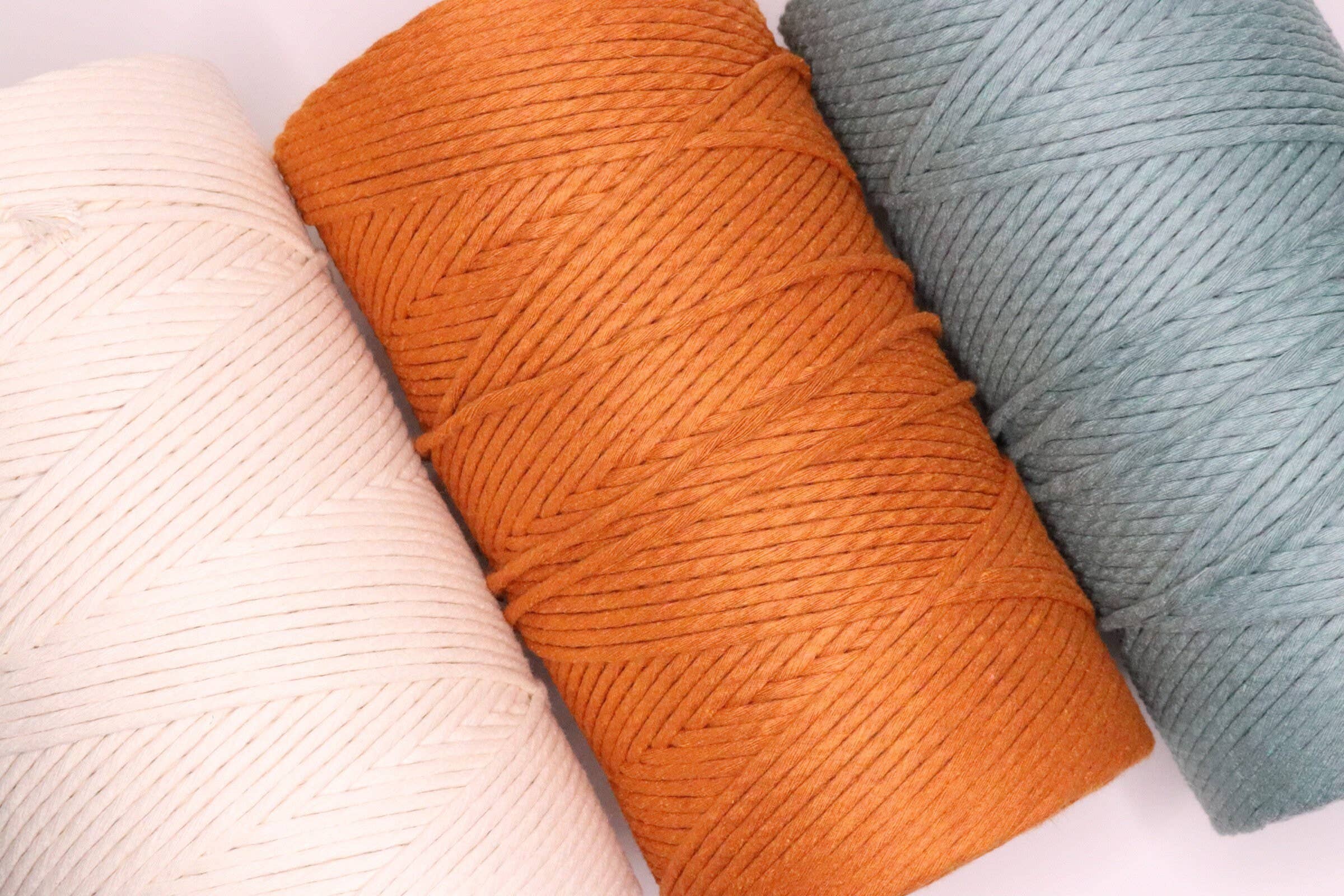 tightyknots – Großhandel Kronleuchter/Hängeleuchte – Makramee-Hängeleuchte, Boho-Lichtdekoration mit Tau, Makramee-Lichtseil7