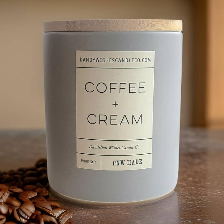 Keramikkerze im Steingrau mit Holzdeckel für den Großhandel von Dandelion Wishes Candle Co.