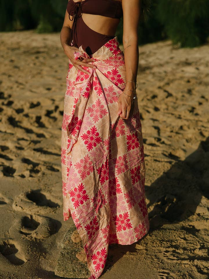 Revel Sun Hawai'i - Wholesale Swim Cover Up - Women's - ʻĀkala Quilt Pareo3