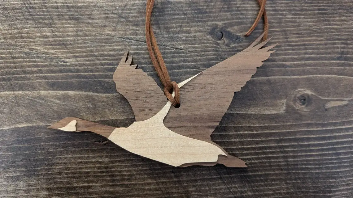 Foxwood Gifts Canada – Engroshandel Pynt – Canada Goose Ornament - Ahorntræ - Fremstillet i Canada Souvenir1