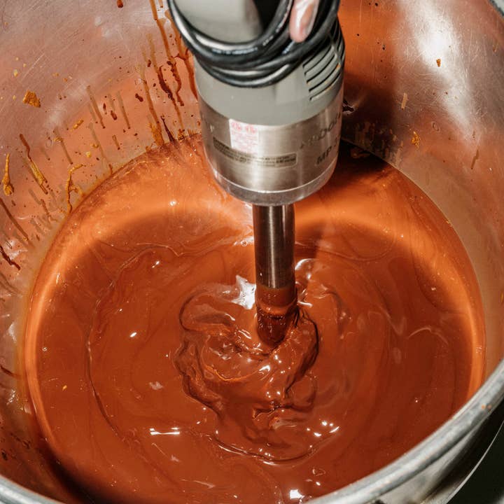 Raaka Chocolate – wholesale Choklad – 71% Kakao - Klassisk mörk Couverture - GROUND (10lb påse)3