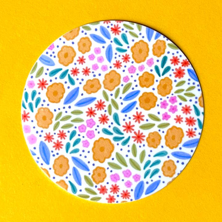 Autocollant en forme de cercle floral printanier pour la vente par Ellie Jean Art