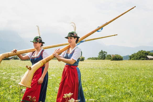 Callwey GmbH - Wholesale Travel Book - Guest in Bavaria. Recipes and Insider Tips (German)1