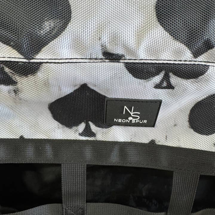 Neon Spur LLC - Wholesale Horseback Riding Gear - Smokin Spades Premium Slow Feed Trailer Hay Bag4