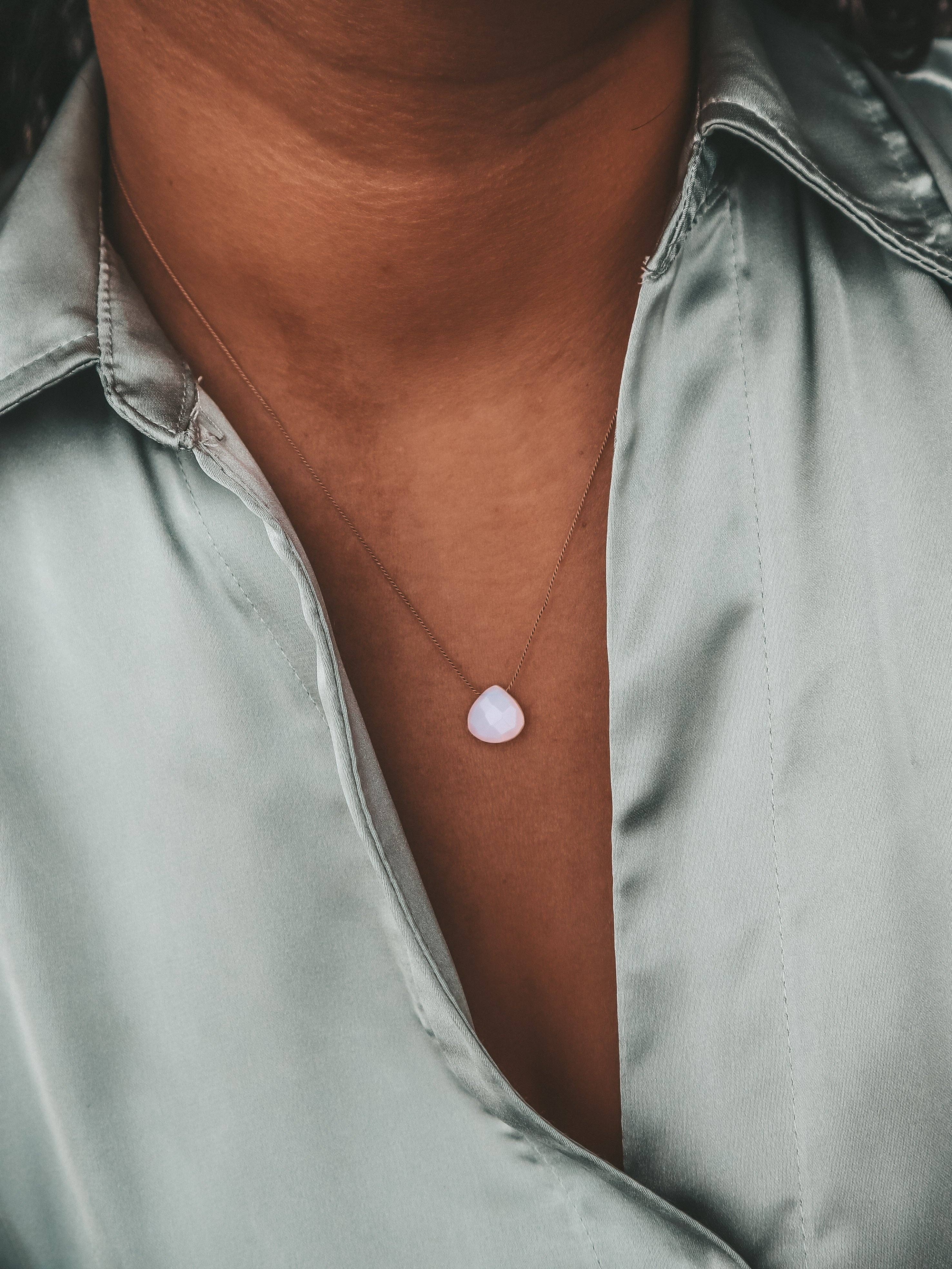 Bali Soul - Vendita all'ingrosso Collana con ciondolo/pendaglio - Collana con cordino in seta e opale rosa, pietra del mese di ottobre2