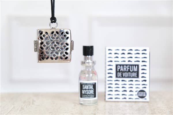 Autour Du Parfum - Wholesale Car Freshener - Unisex - CUBE car fragrance diffuser - FRAGRANCE OF YOUR CHOICE