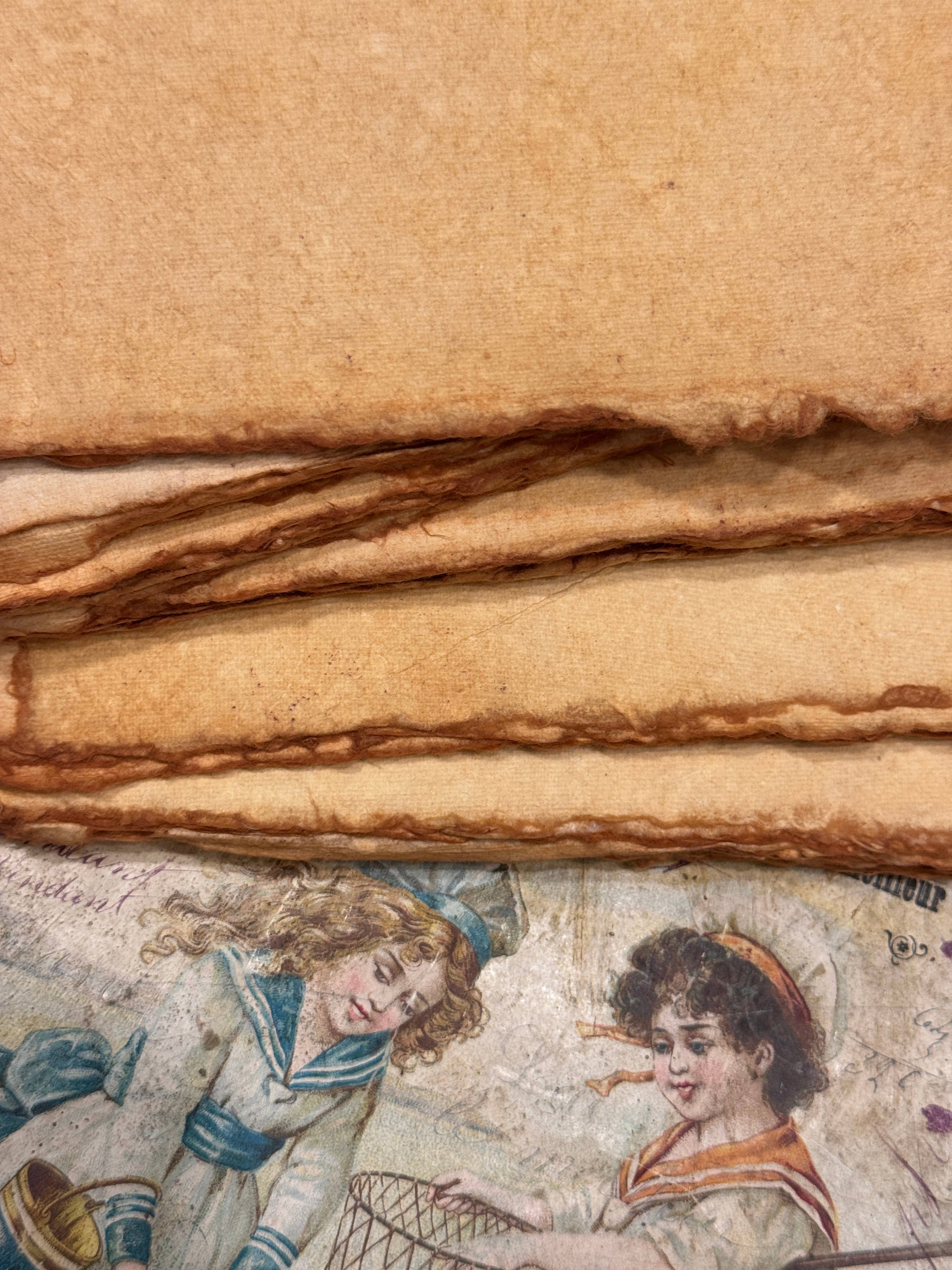 Monahan Papers – Großhandel Bastelzubehör – Handgefertigte Büttenrand-Papierbündel in Kaffeefarbe3