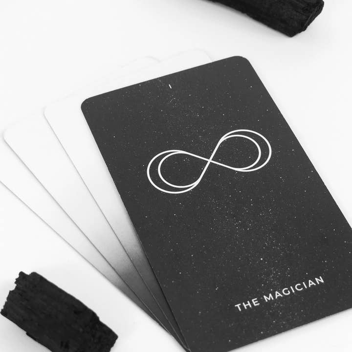 SPACE DELIRIUM - Wholesale Tarot Cards - STARDUST MINIMALIST TAROT