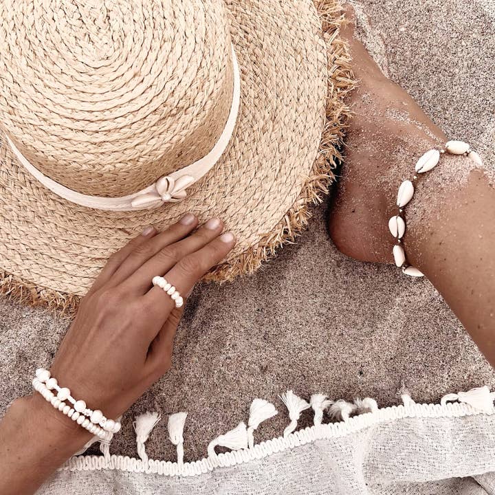 COWRIE SHELL ANKLET ✿ CASS for wholesale by UNIQ Jewelry