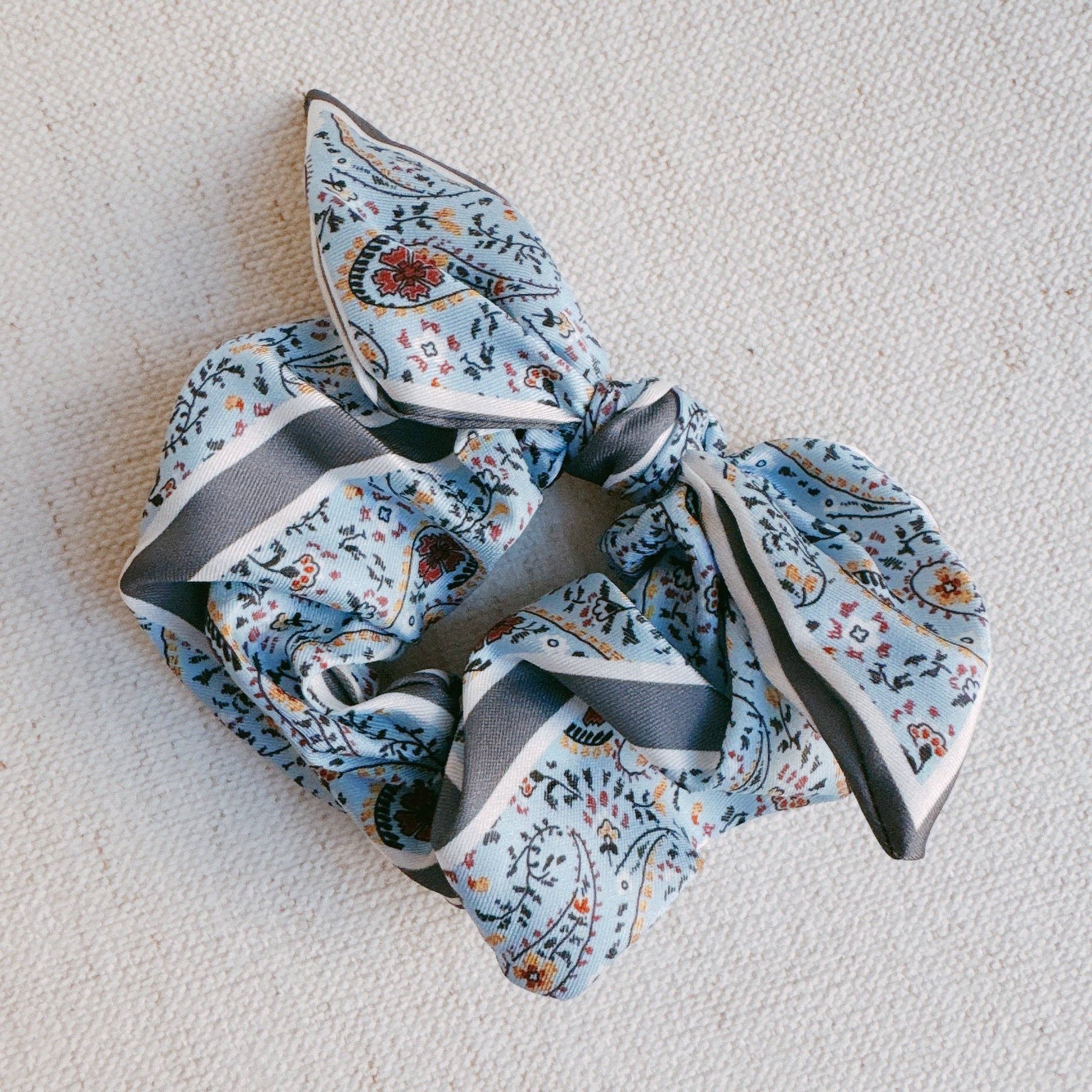 Ellison+Young – wholesale Scrunchie - Dam – Bandana knuten hårsnodd7