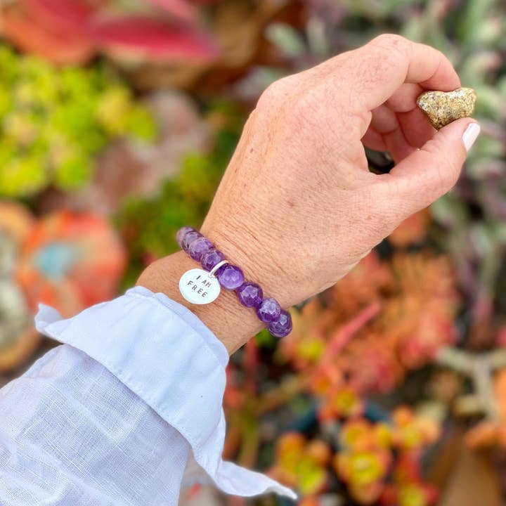 I am Free Affirmation Bracelet with Amethyst to Encourage You to Try New Things for wholesale by Gogh Jewelry Design