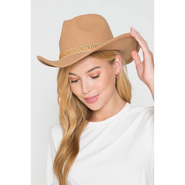 JOSSLYN by wall to wall - Wholesale Fedora - Women's - A VINTAGE CLASSIC COW BOY HAT WITH AZTEC TRIM | 40HW3132