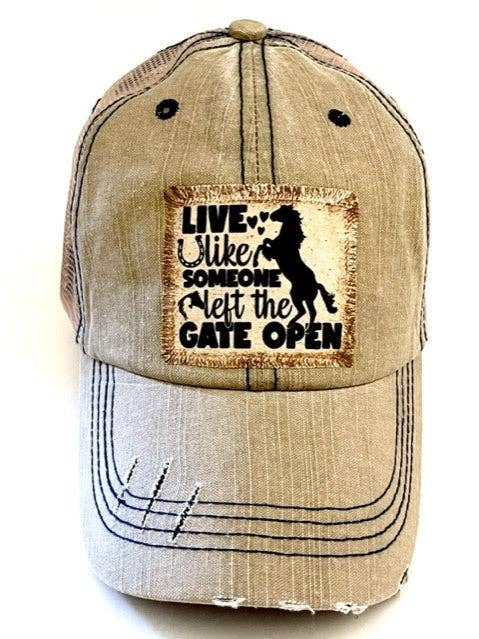 VIVERE COME QUALCUNO HA LASCIATO IL CANCELLO APERTO (CAVALLO) CAPPELLO DA CAMIONISTA ANGOSCIATO per la vendita all'ingrosso da parte di Jana's Flannels