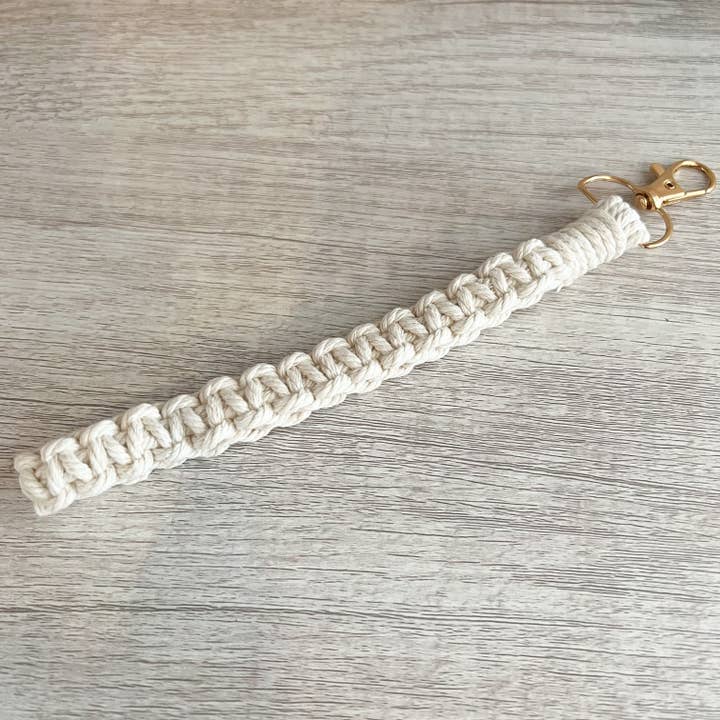 Sweettine Wholesale - Wholesale Keychain - Women's - Macrame Box Wristlet Key Chain3