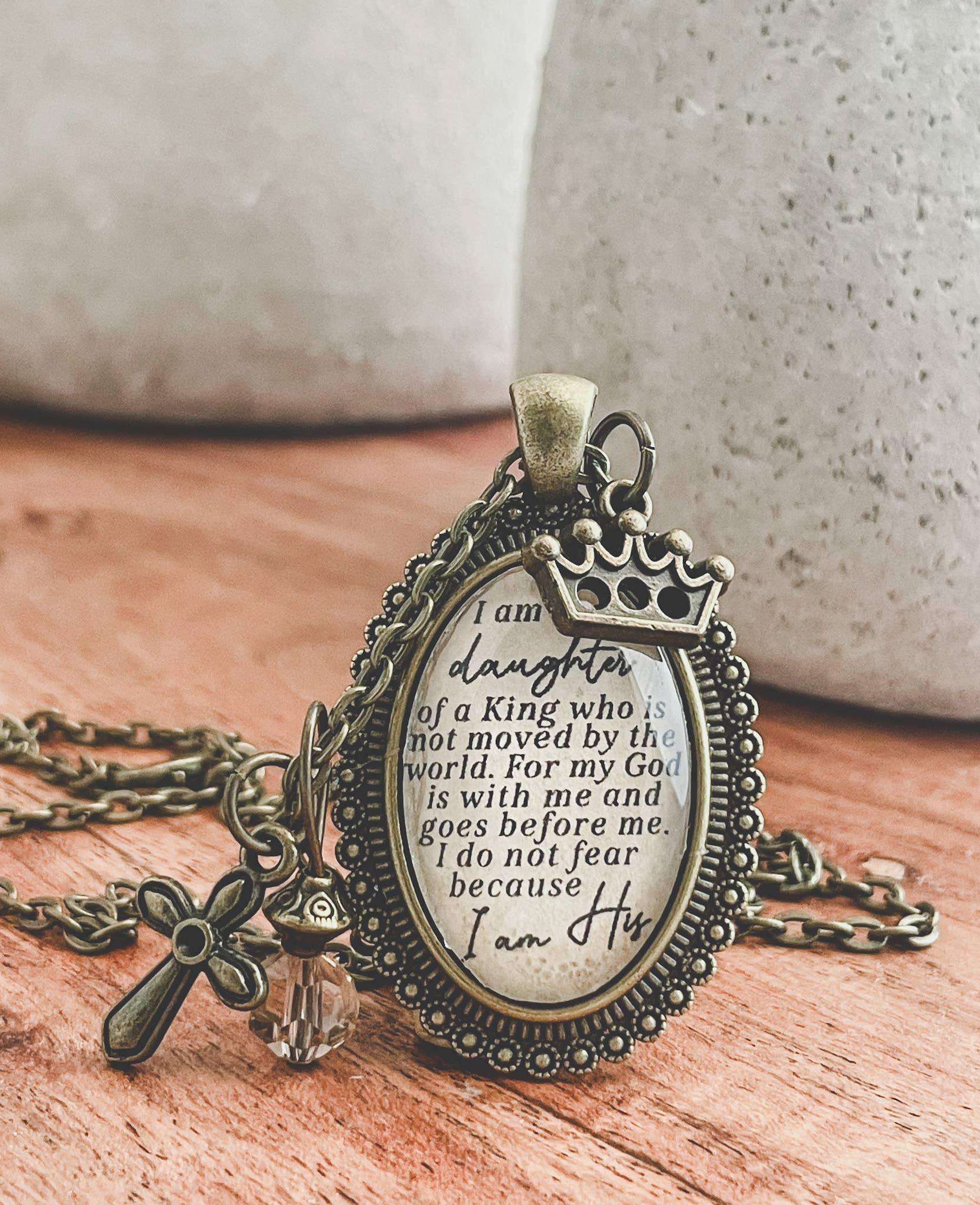 Ivy Barn Designs – wholesale Hänge-/berlockhalsband – Kristna smycken för kvinnor Religiös halsbandspresent