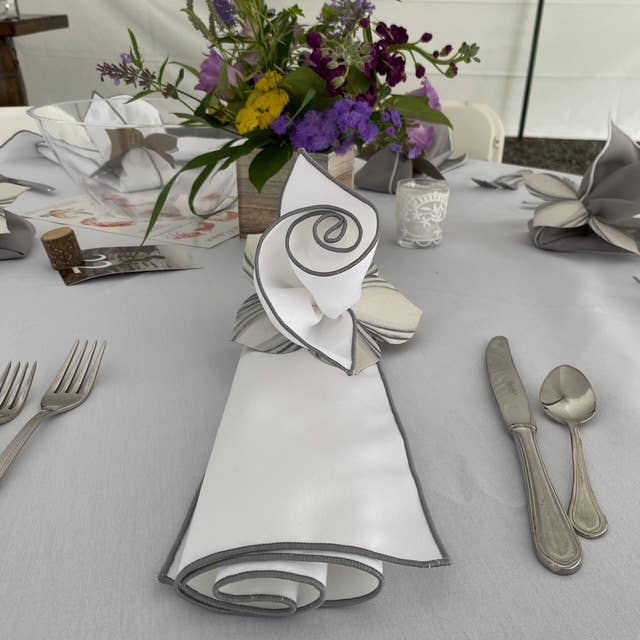 Carole Shiber Designs - Wholesale Napkin ring - Leafy Linen Botanic Napkin Ring - White/Silver8