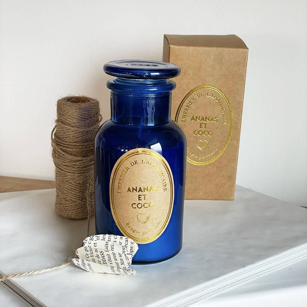 Blue Herbier candle gm pineapple and coconut D6.5 H13.5cm for wholesale on Faire3