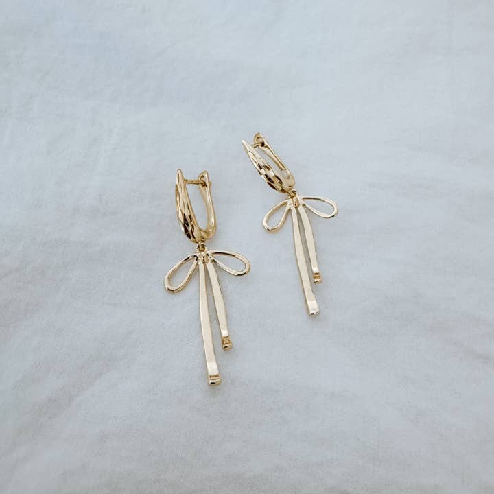 The General Collective - Wholesale Huggie Earrings - Taryn Hoops1