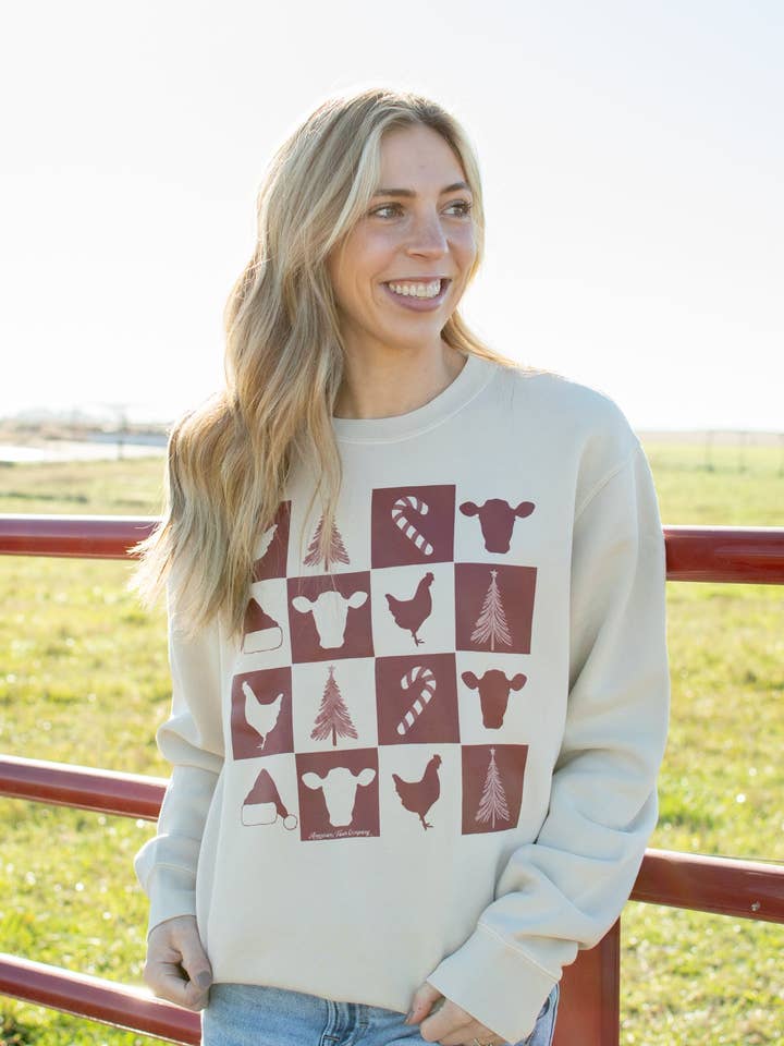 American Farm Company - Wholesale Graphic Sweatshirt - Women's - Christmas Farm Checkers Ivory Graphic Crewneck