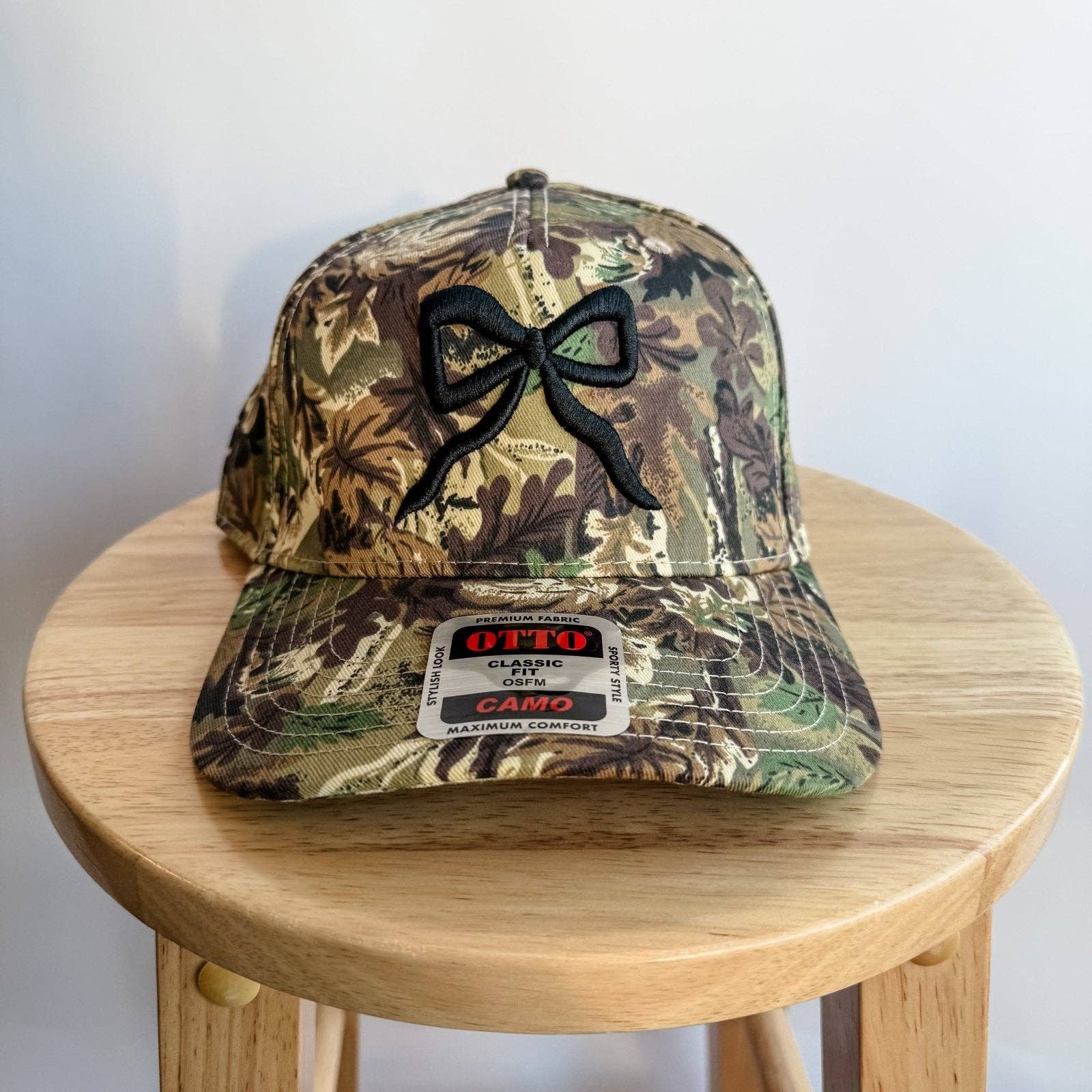 Coco & Rho - Wholesale Trucker Hat - Women's - Bow Camo- Trucker Hat Black