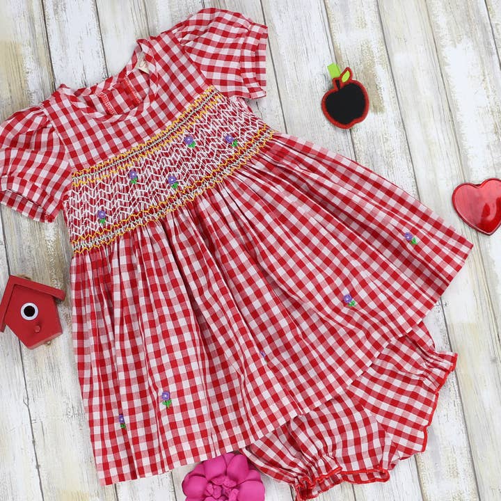 Vestido fruncido a mano de Marie Louise a cuadros rojos para bebés y niños pequeños para venta al por mayor de SISSYMINI