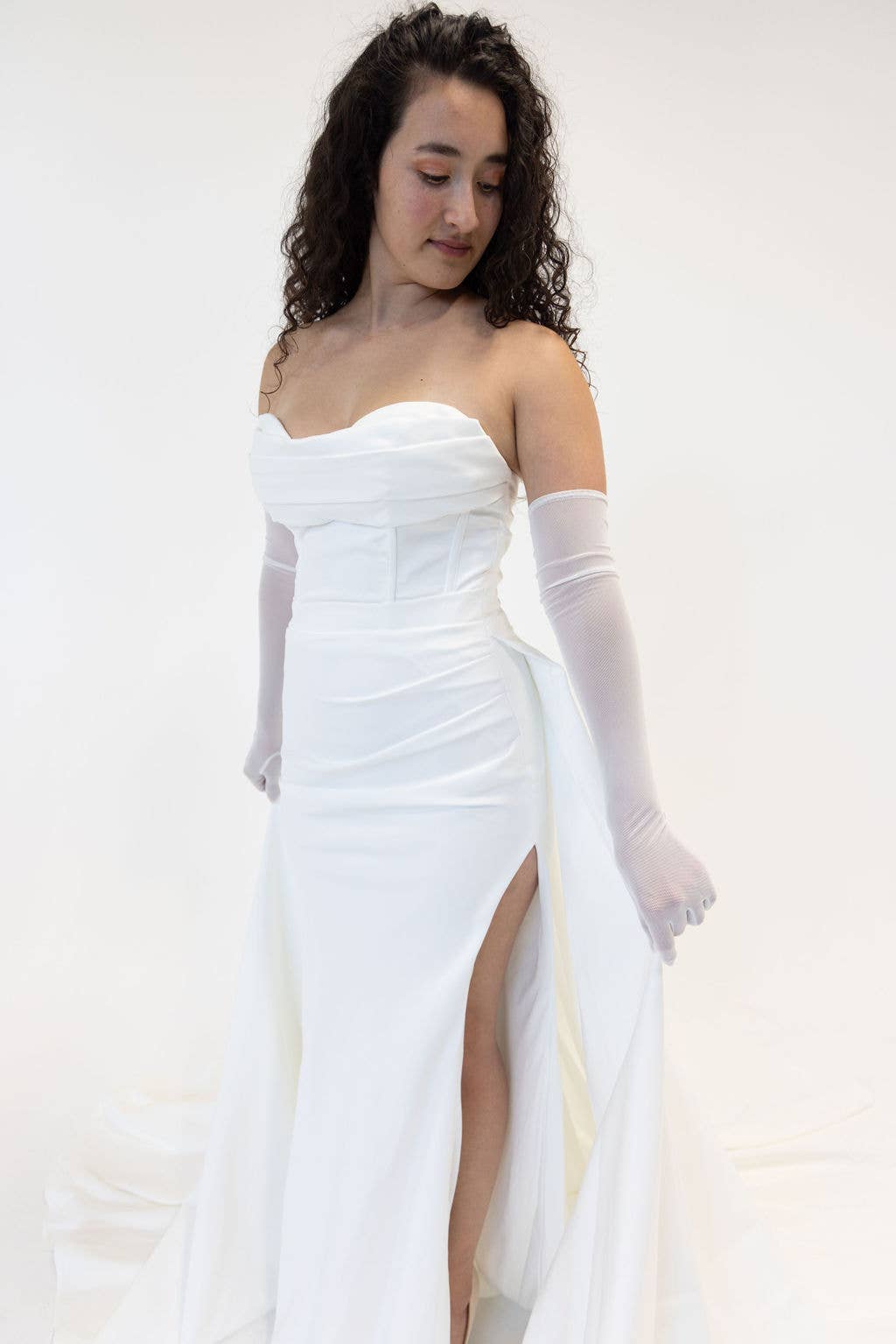 Petite Mariee Boutique – wholesale Gloves – Women's – Hailey Sheer Mesh Bridal Gloves2