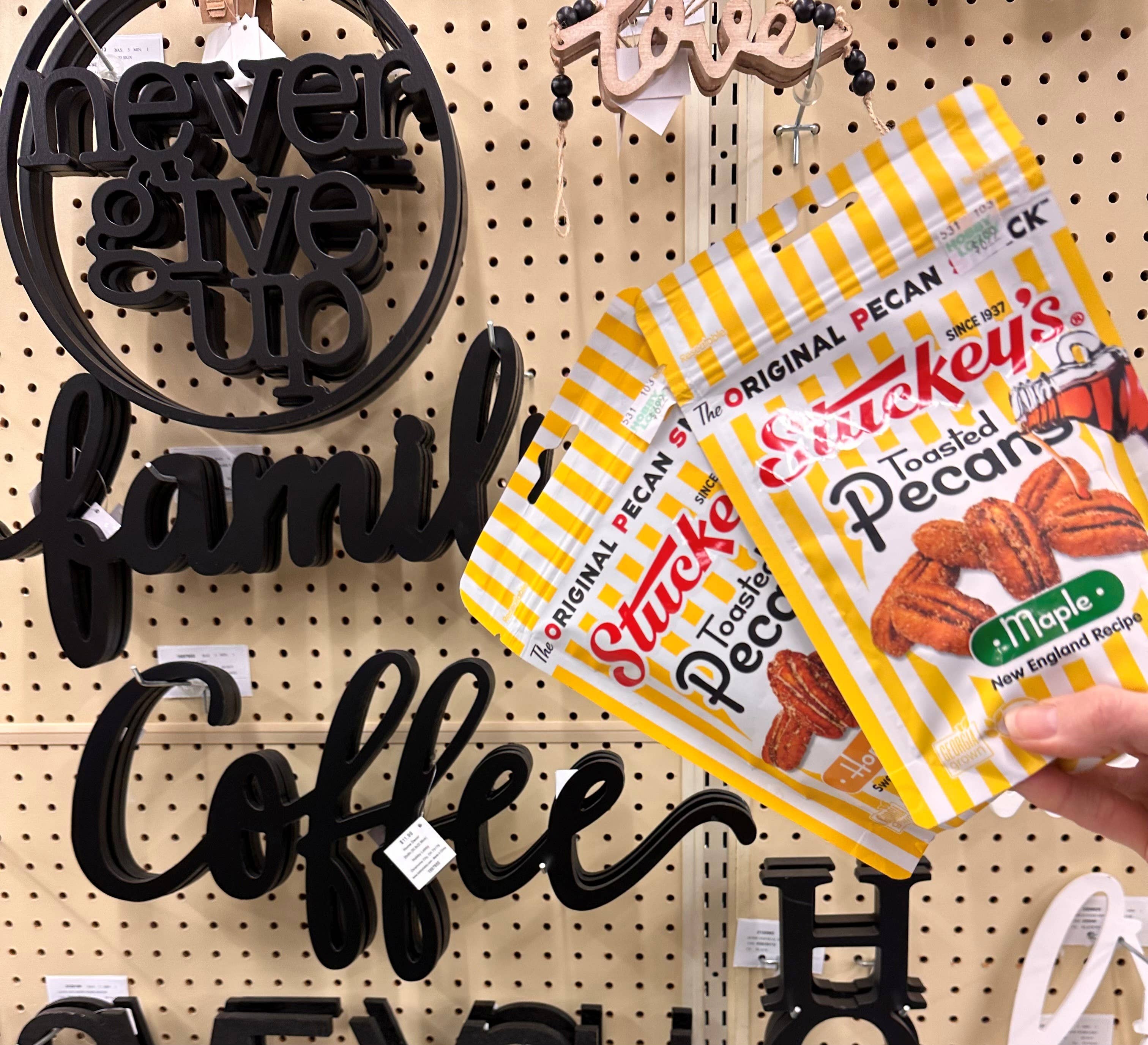 Stuckey's - Wholesale Nuts - Maple Pecans1