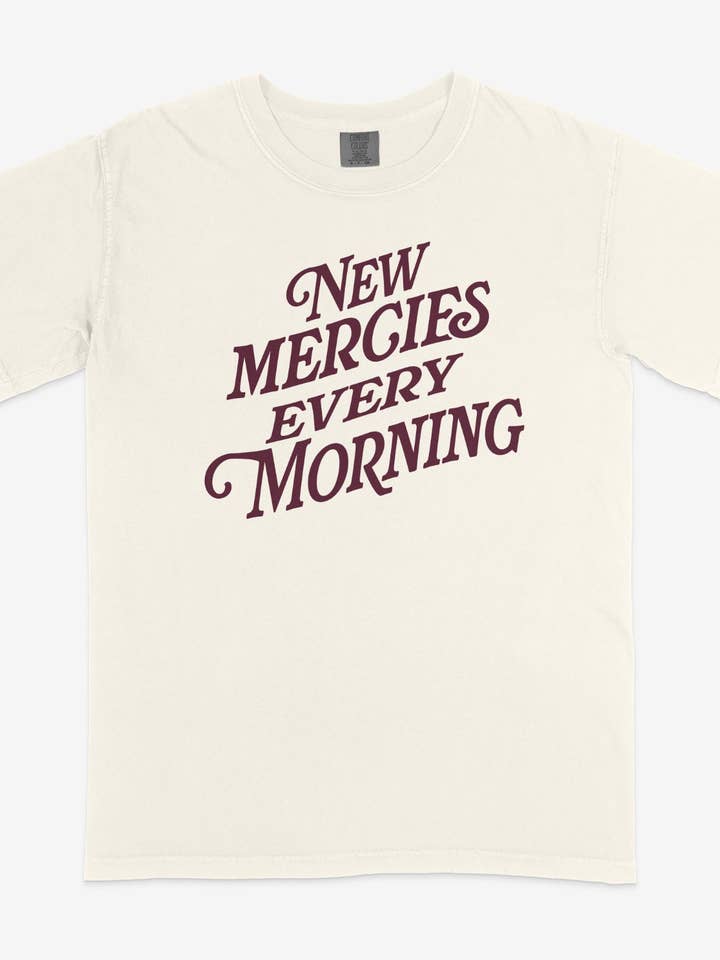 T-Shirt New Mercies en ivoire VENTE EN GROS pour la vente par Rohi Clothing