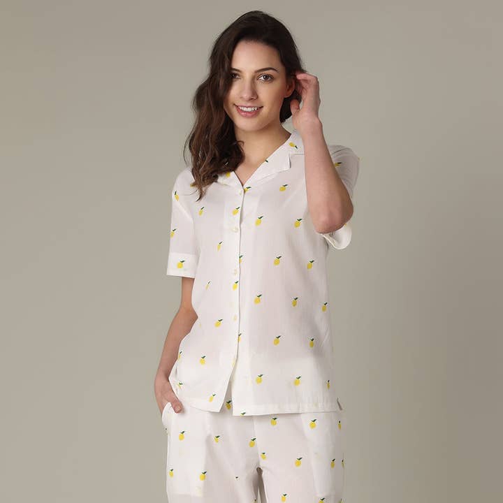 Ensemble PJ citron pour la vente par Mahogany