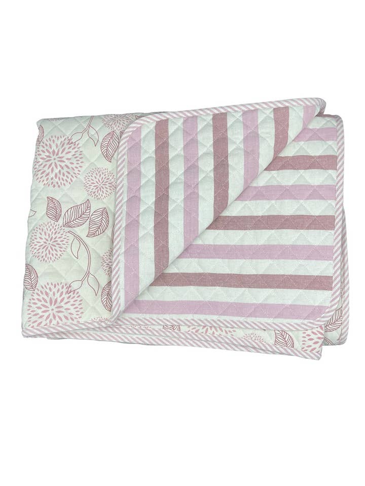 Dahlia täcke för wholesale av Danishville