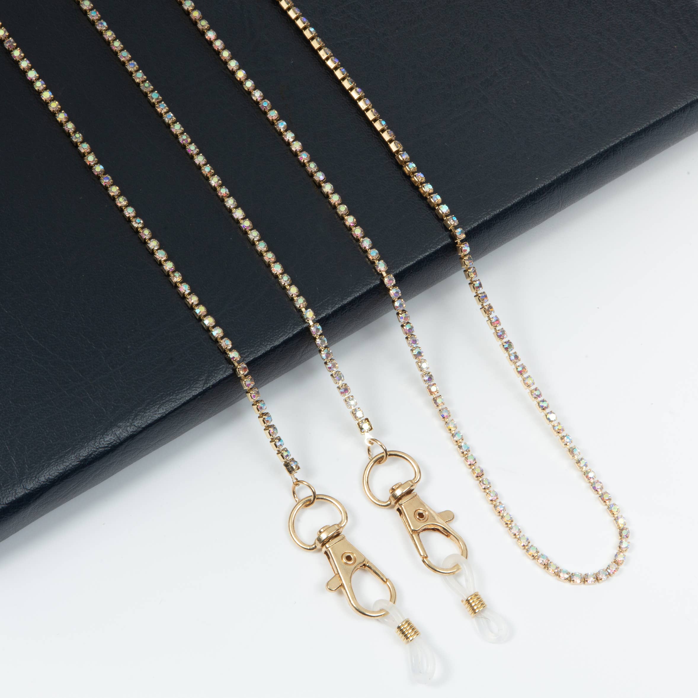 Ole - Wholesale Hoesjes voor (zonne)brillen - Dames - Brillenhouder met Strass N25381