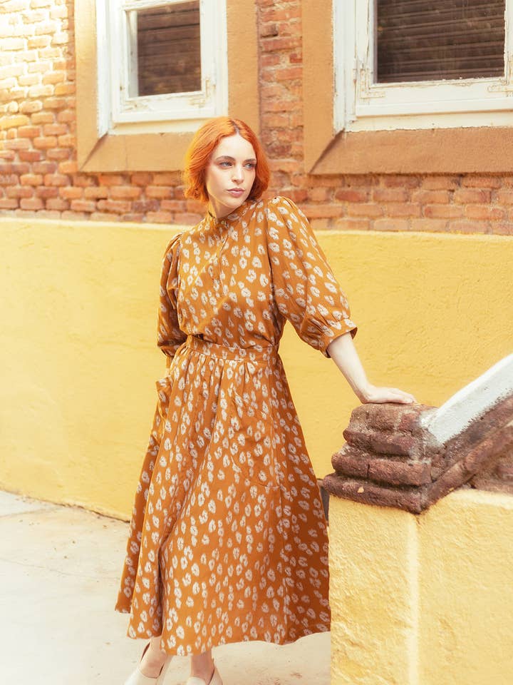 Gonna ocra con ricami per la vendita all'ingrosso da parte di PAN Producto Básico