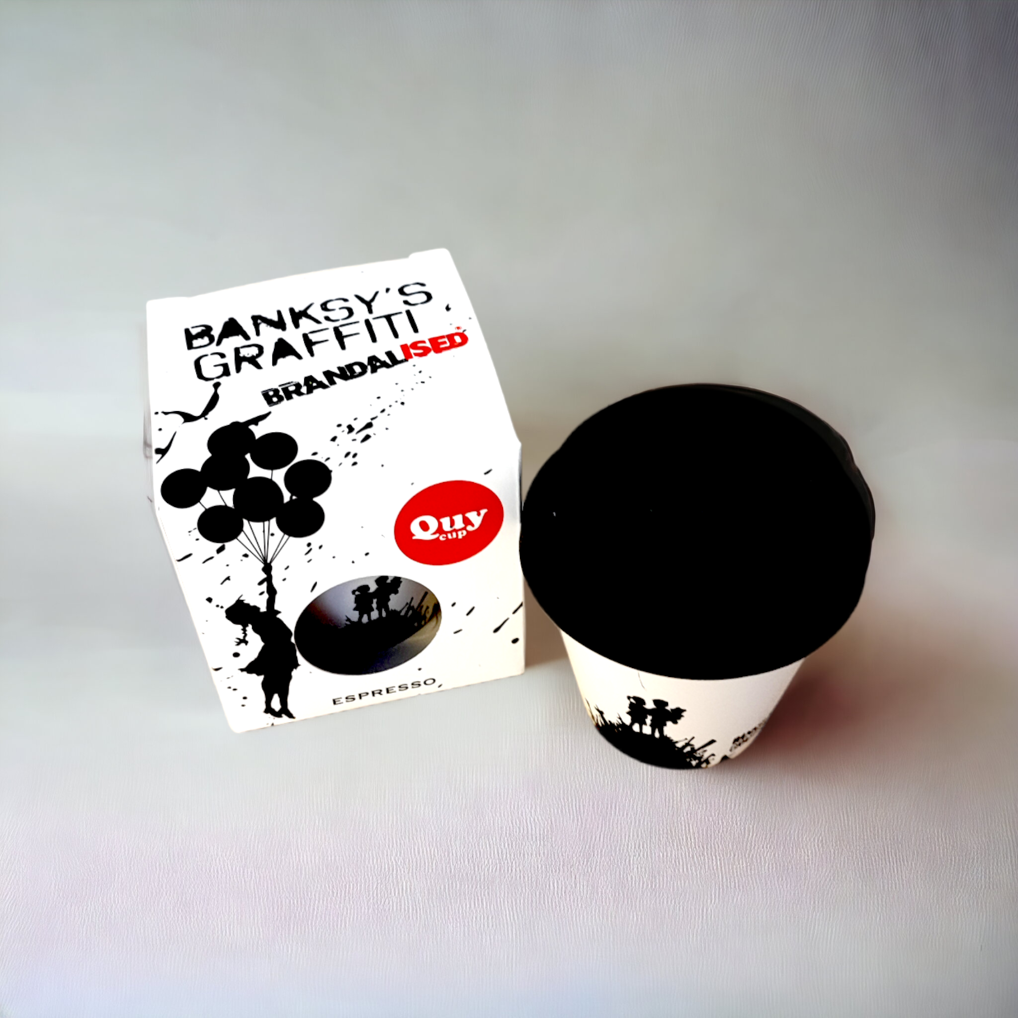 URBAN.ITY SRL – wholesale Kaffe-/Tékopp – Banksy espresso-kopp i RPET 90 ml – Kids on Guns5