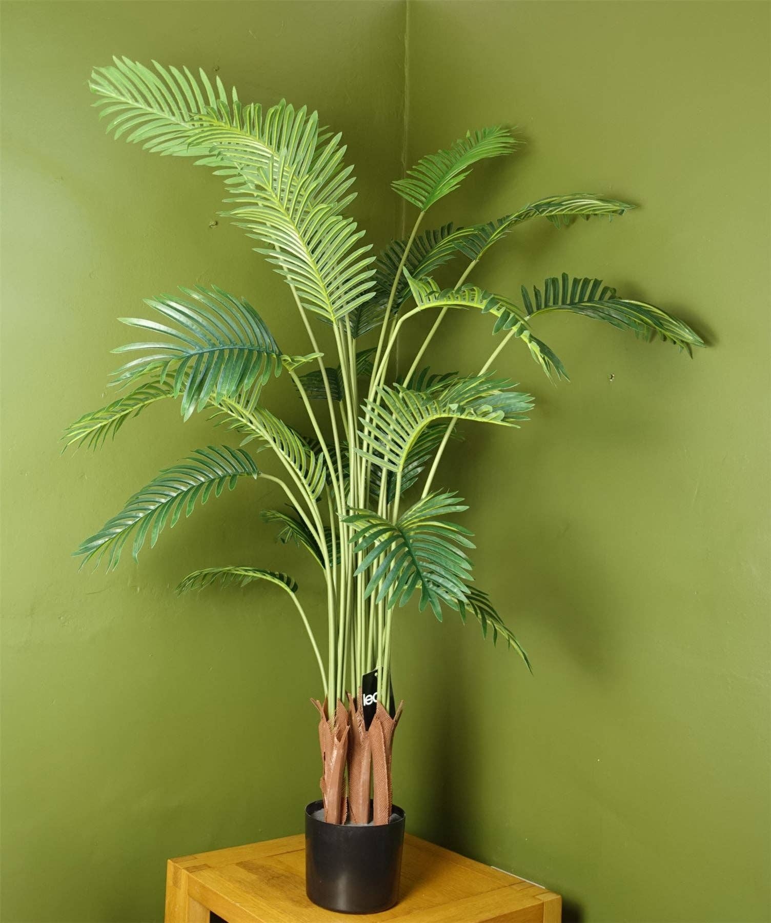 Leaf Design UK LTD – Planta artificial por atacado – Palmeira Areca Artificial de 150 cm em Vaso Preto Botanik2