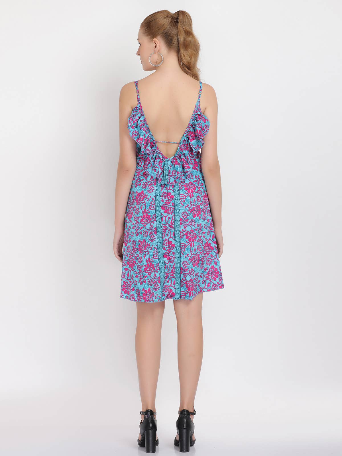 Wevez – wholesale Klänning - Dam – Boho blommig tryckt spaghettirem V-ringad miniklänning för kvinnor3