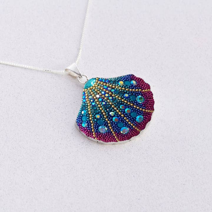 PP-8575 / CRYSTAL & SILVER SEASHELL PENDANT for wholesale by Mosaico Jewels