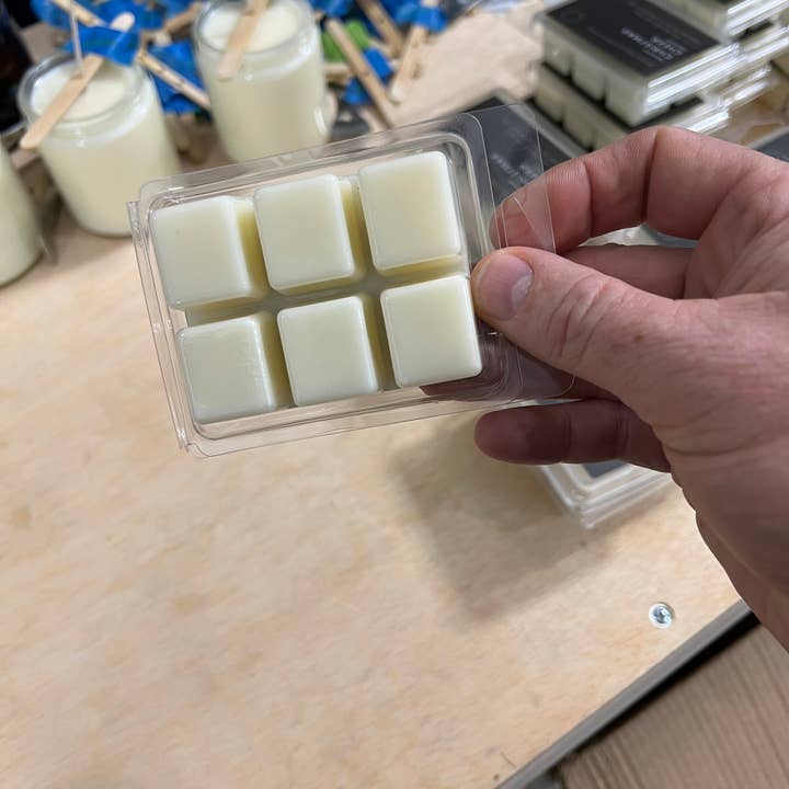 Wicked Weave’s Candle Studio - Wholesale Jar/Filled Candle - Christmas Cheer Soy Wax Candle (4 Size Options)2