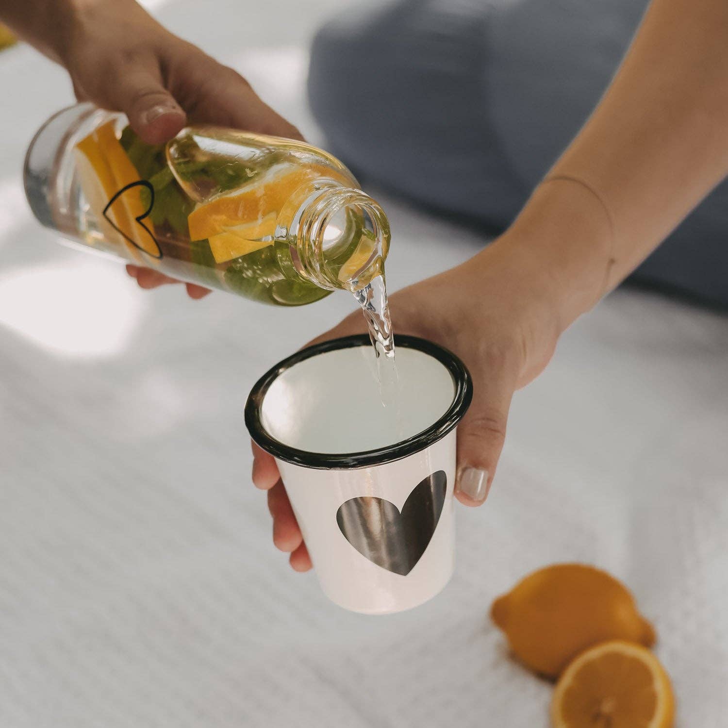 Eulenschnitt - Wholesale Drinking Glass/Cup - Enamel Mug Heart Pure White (PU = 6 pcs)0