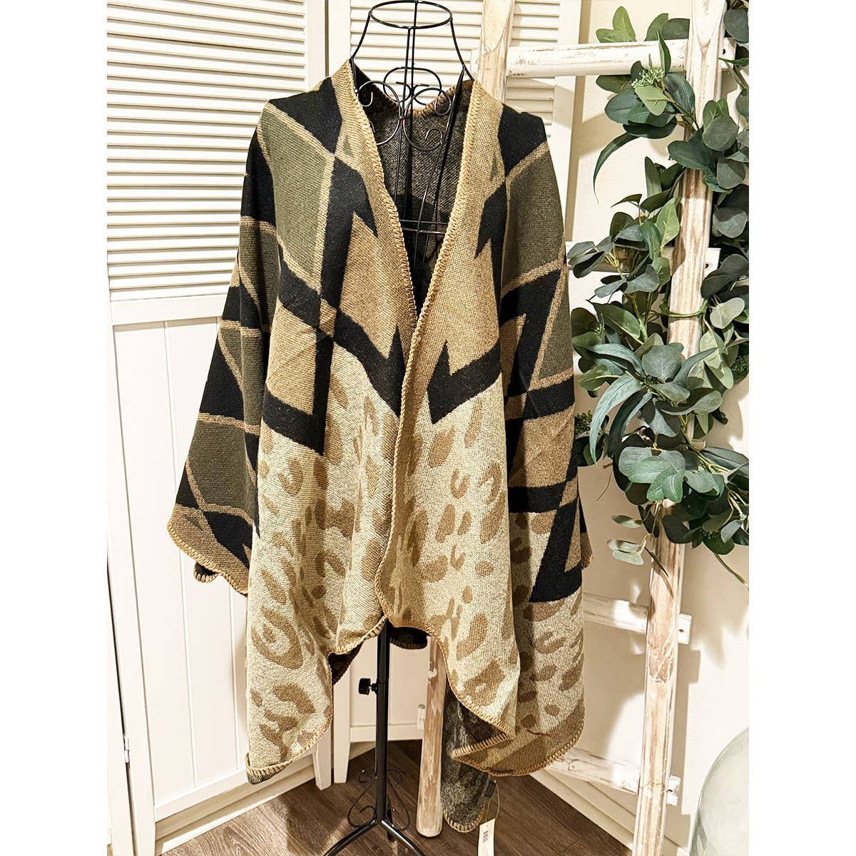 Love and Repeat - Wholesale Poncho - Women's - Leopard Mixed Pattern Cozy Poncho8