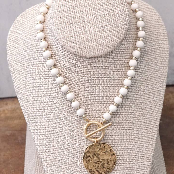 PennyLine inc - Wholesale Pendant/Charm Necklace - Wooden Beads Short Coin Toggle Necklace in Cream and Gold