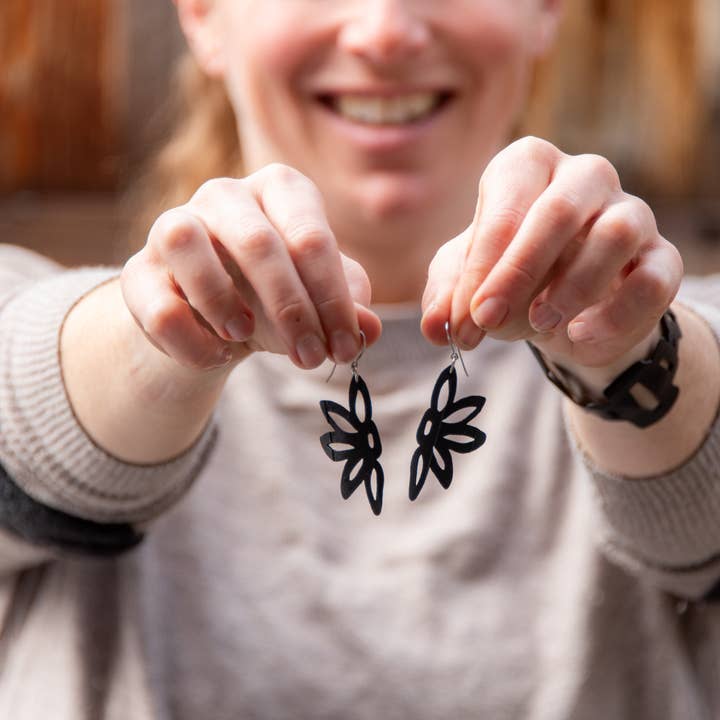 ABD Culture – Brincos de argola por atacado – Brinco de Borracha Meia Flor2