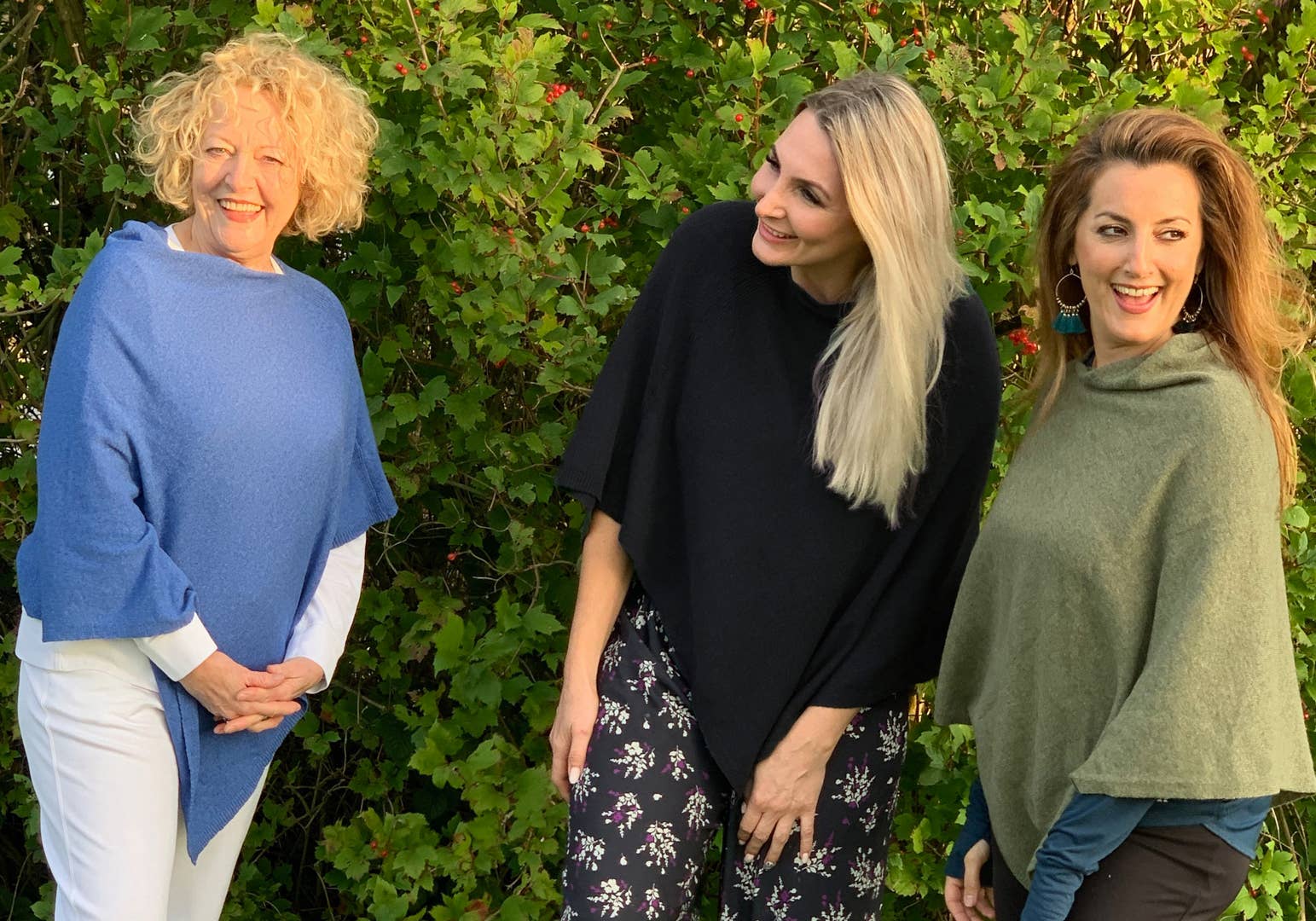 Creatico - Wholesale Poncho - Women's - House of Conti Firenze Cashmere Blend Italian Poncho Regular55