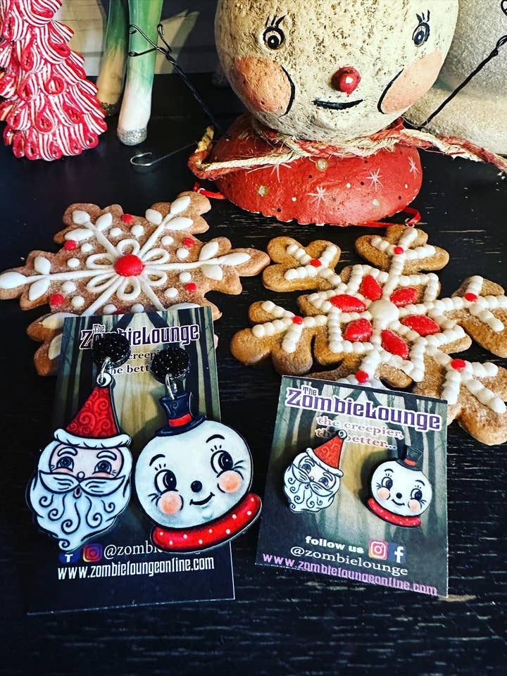Orecchini Babbo Natale e Pupazzo di Neve di Johanna Parker per la vendita all'ingrosso da parte di Zombie Lounge Bootique