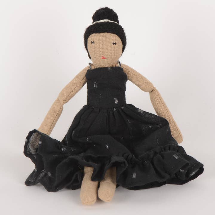 Calla Mini — Handgefertigte Puppe für den Großhandel von Silaiwali