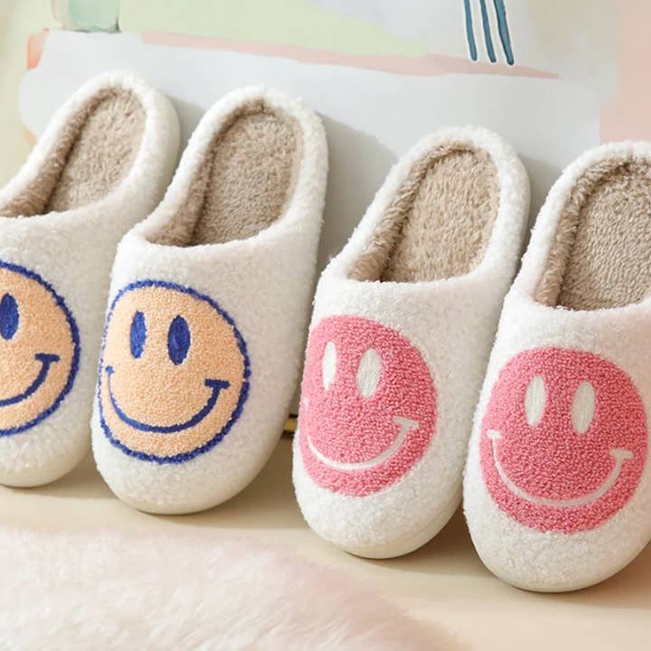 Mrs Belles Boutique - Wholesale Slippers - Women's - Smiley Face Slippers