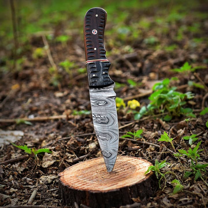 Deer Edge - Wholesale Pocket Knife/Holder - Damascus Steel Skinner Knife with Sheath - handmade6